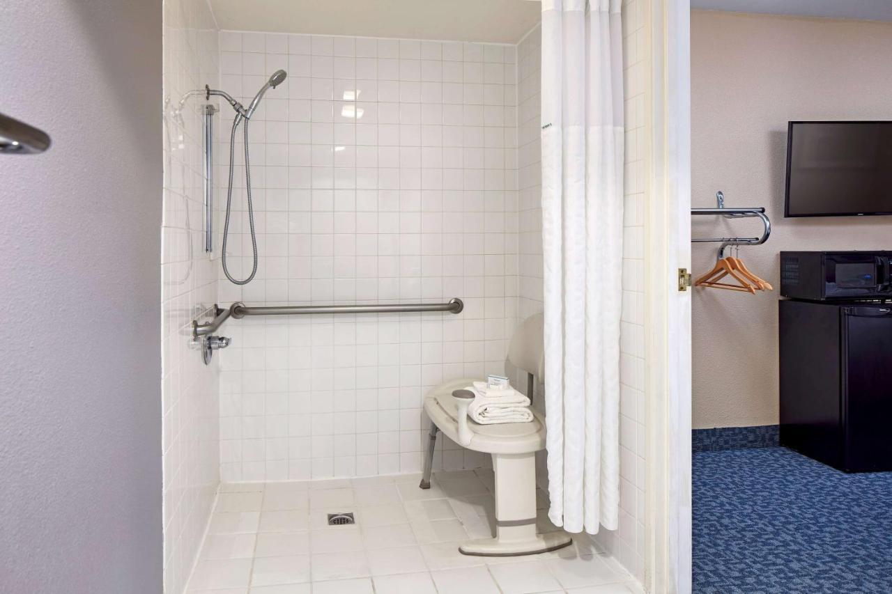 La Quinta By Wyndham Thousand Oaks-Newbury Park Ngoại thất bức ảnh